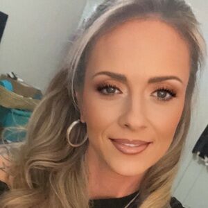 Meet your Posher, Brooke